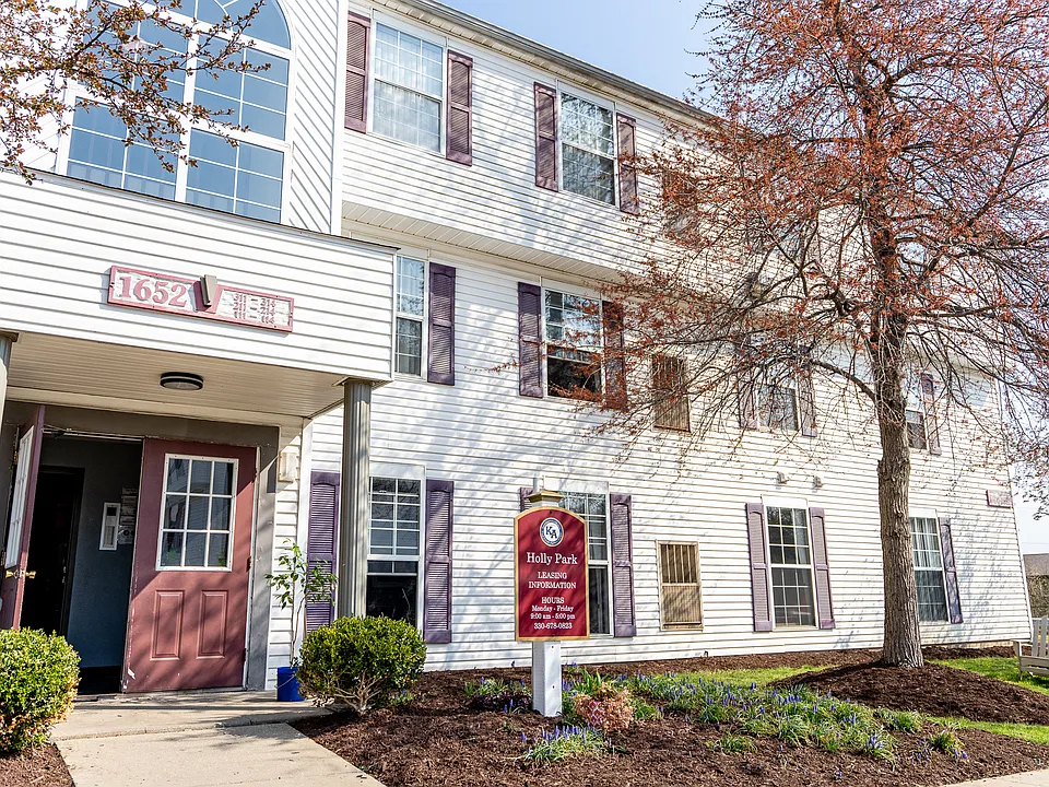 Holly Park Apartments