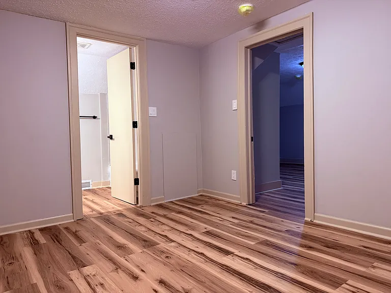 132 S Cedar Ave — Photo 4