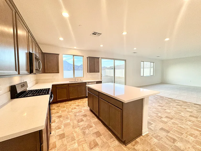 8526 Anthony St — Photo 37
