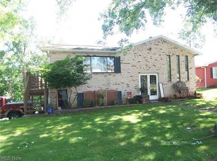 1724 Forest Hills Dr, Vienna, WV