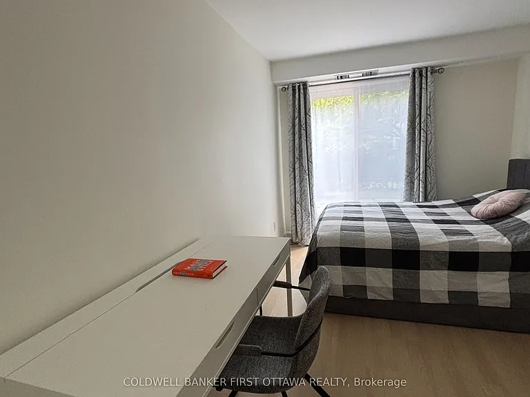 142 Waverley St #1A — Photo 16