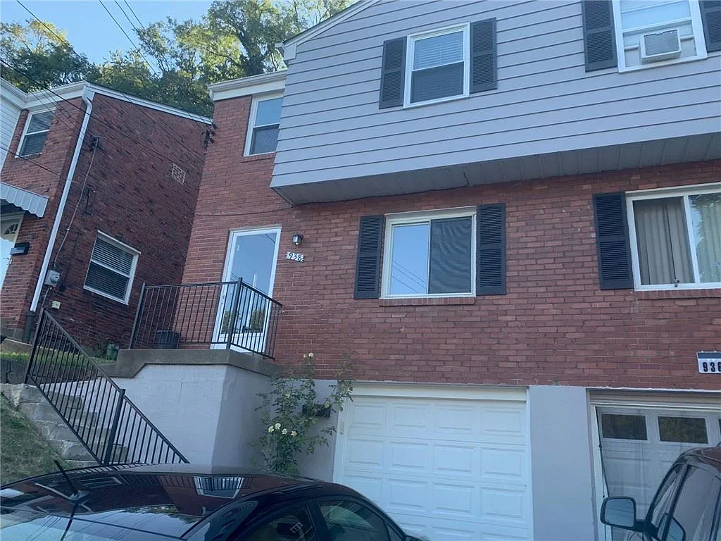 938 Oranmore St photo 1