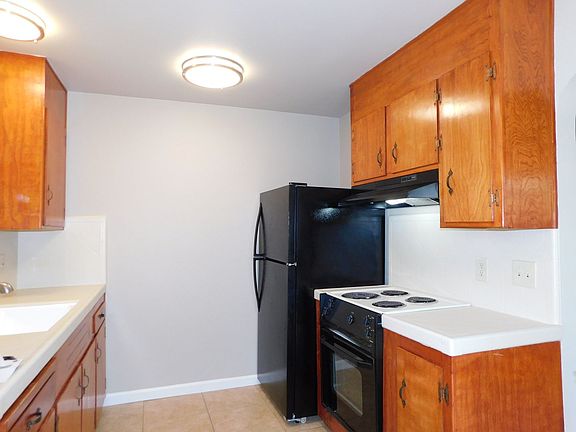2nd image of 2715 D St #01305bab8