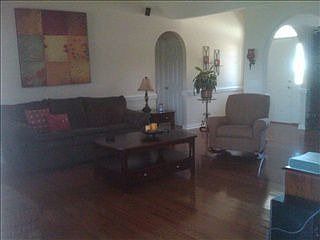 3rd image of 1512 Manchester Dr