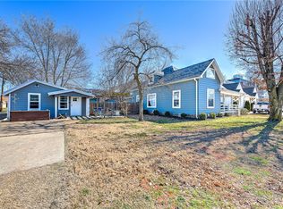 302 NW B St, Bentonville, AR 72712