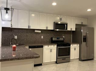 2052 Pomona Ave #A, Costa Mesa, CA 92627