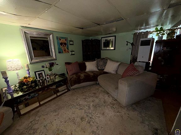 5th image of 1919 SE Iowa Ave