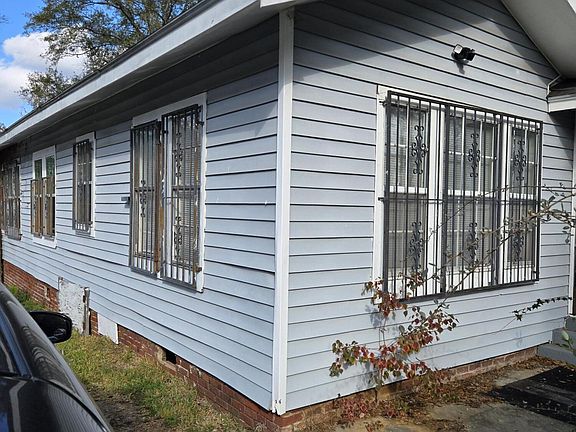4th image of 322 S Westview St