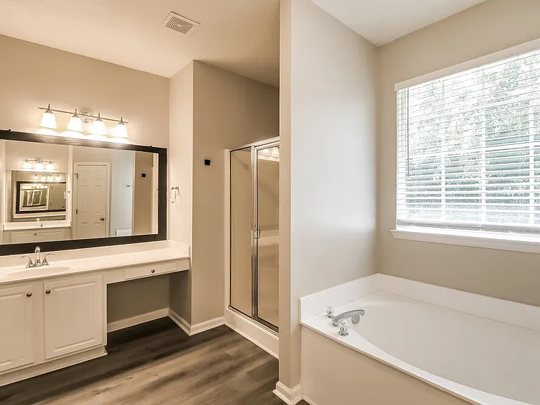 7601 Hilltop Way — Photo 11