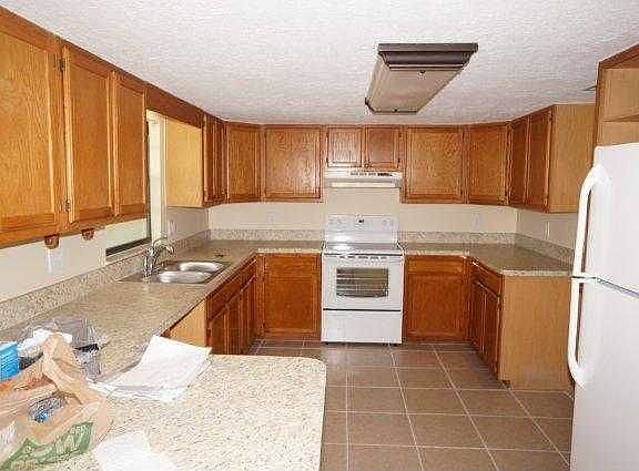 3rd image of 290 S Wimbrow Dr