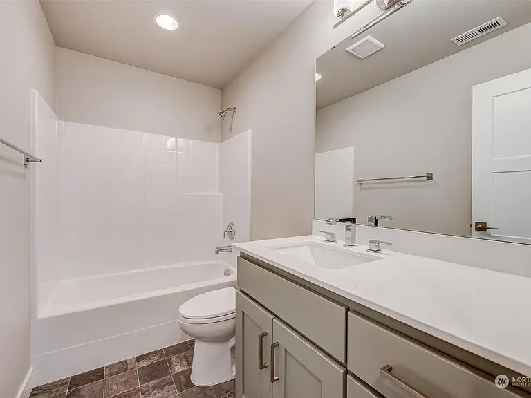 4215 142nd St SE — Photo 15