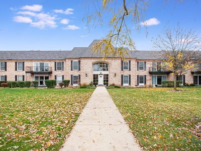 140 Carriage Way Dr APT 118C, Burr Ridge, IL, 60527