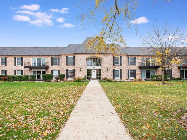 140 Carriage Way Dr APT 118C, Burr Ridge, IL 60527