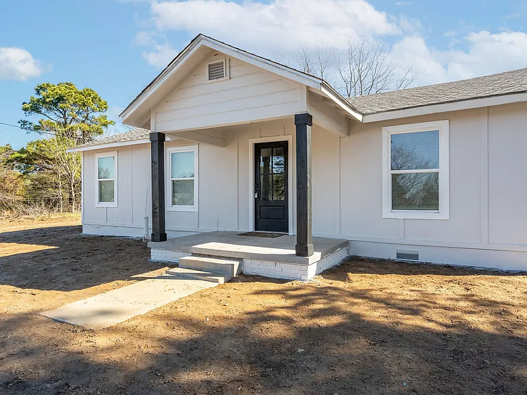6306 FM 144 N — Photo 3