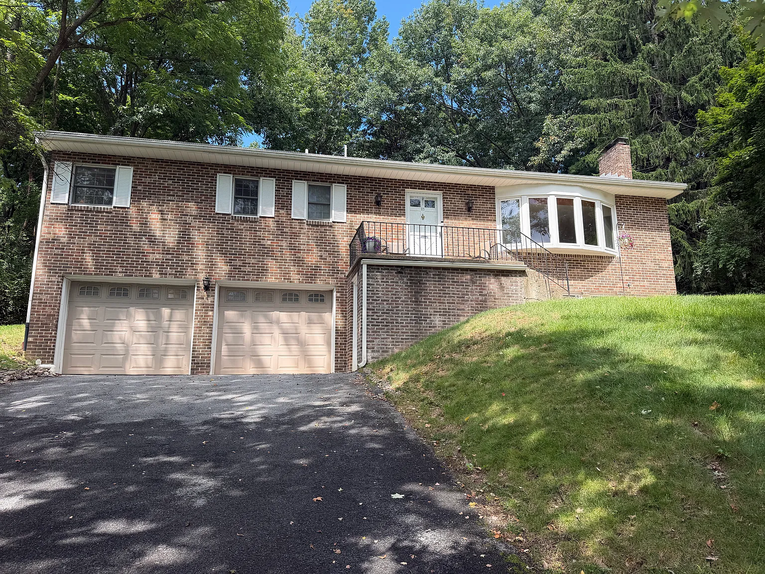 3 bed, 2.5 bath, 1404 sqft, $2,495 — Photo 2