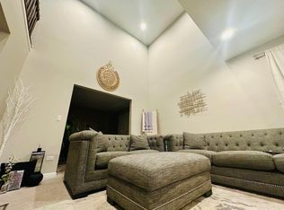 1482 Oxford St, Carol Stream, IL 60188