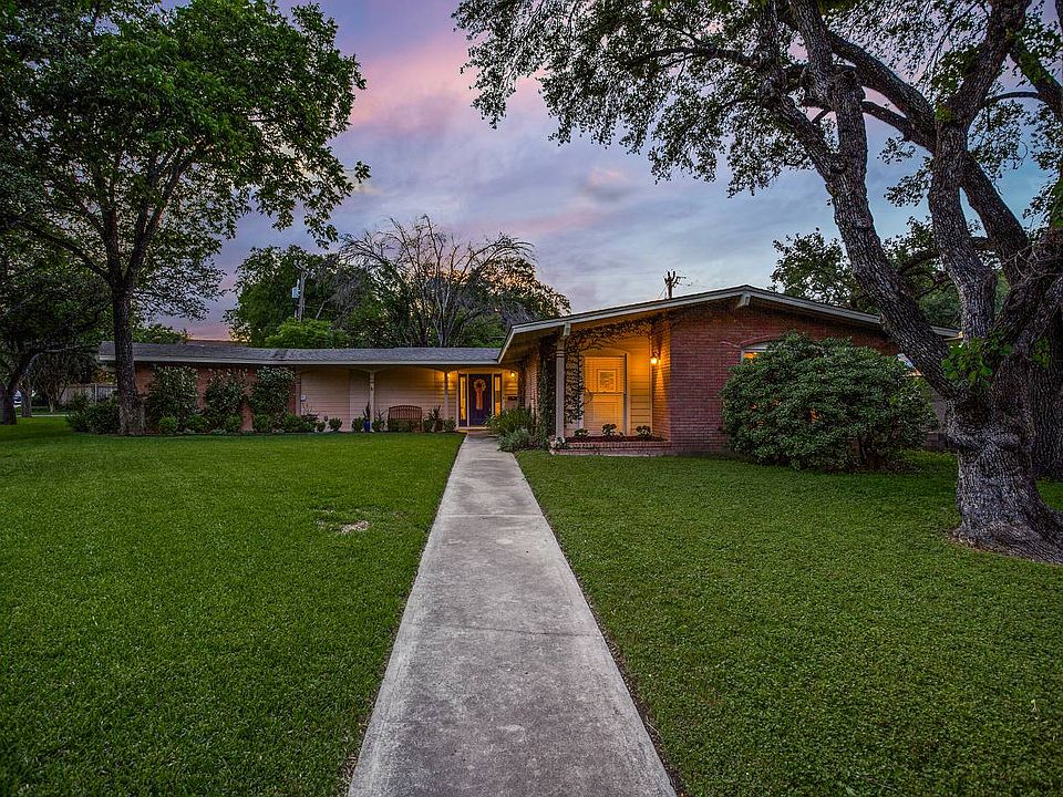 1st image of 303 Busby Dr