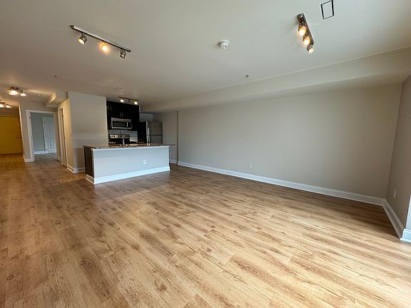 2nd image of 2039 Blair St APT 2B