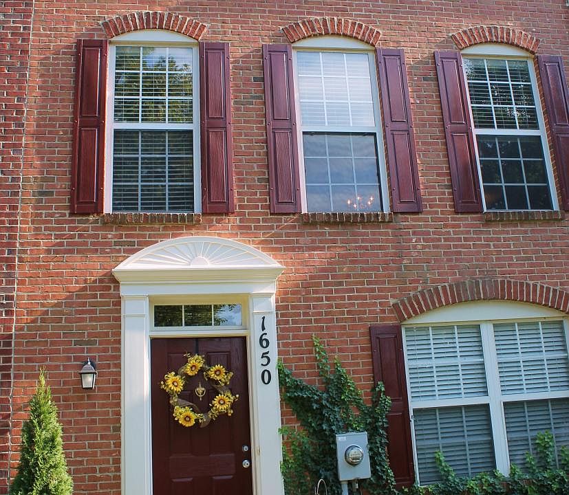 Front of Townhome