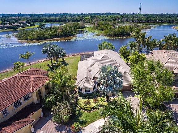 3rd image of 2585 Jardin Dr