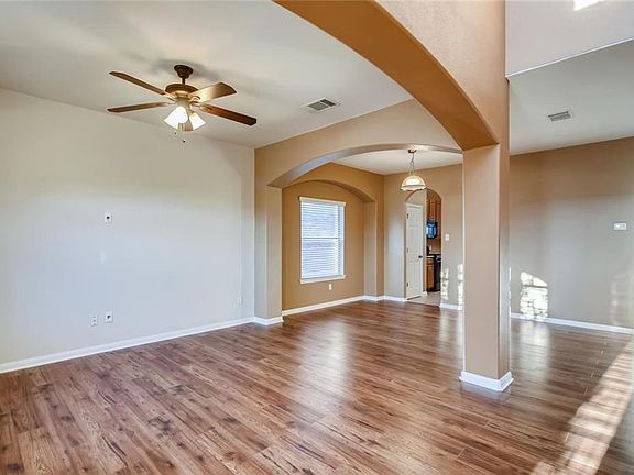 4th image of 1911 Barnett Dr