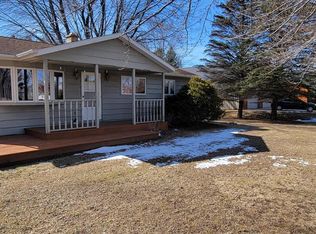 1621 Ruby Ln, Manitowoc, WI 54220