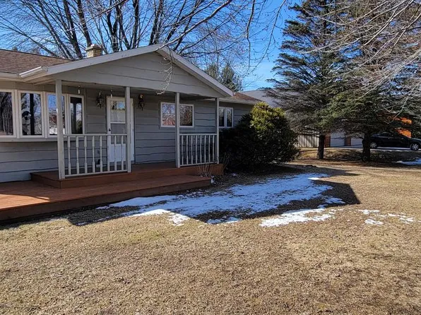 1621 Ruby LANE, Manitowoc, WI 54220