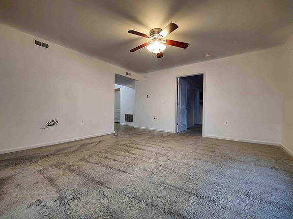 3rd image of 1211 Piedmont Cir