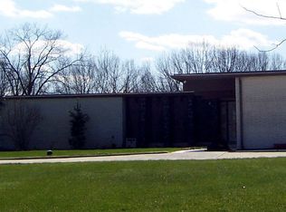 102 Sylvan Dr, Valparaiso, IN 46385