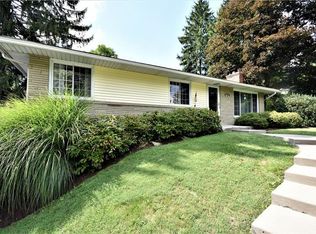 126 Applewood Dr, Gibsonia, PA