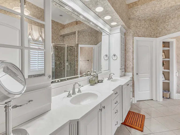 7201 Small Ridge Cir — Photo 12
