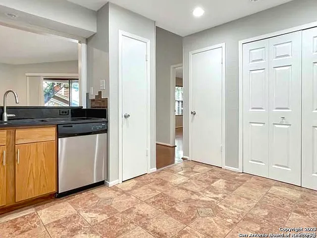11520 Huebner Rd #107 — Photo 9