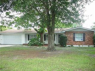 911 W Lake Dr, Wimauma, FL 33598