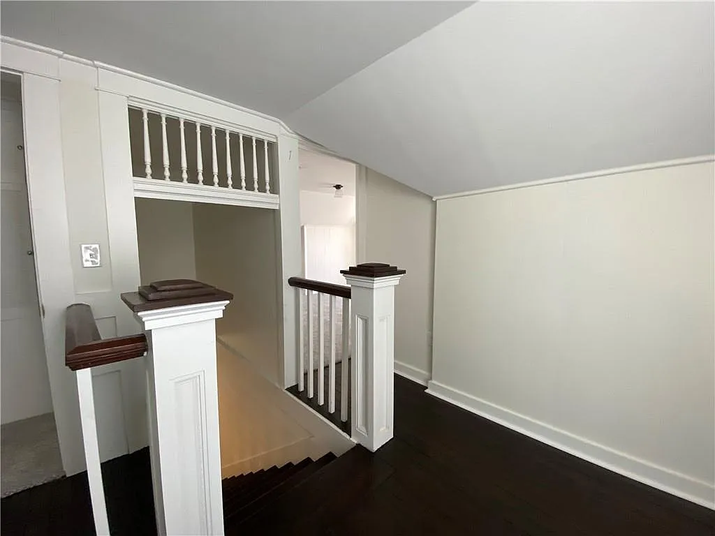 3 bed, 2.5 bath, 2233 sqft, $1,800 — Photo 4