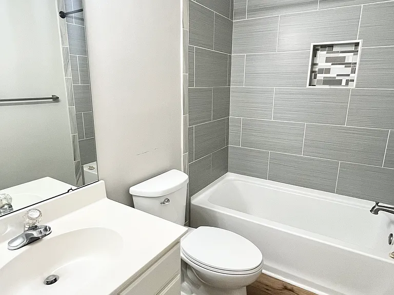 7010 Duchamp Dr — Photo 32