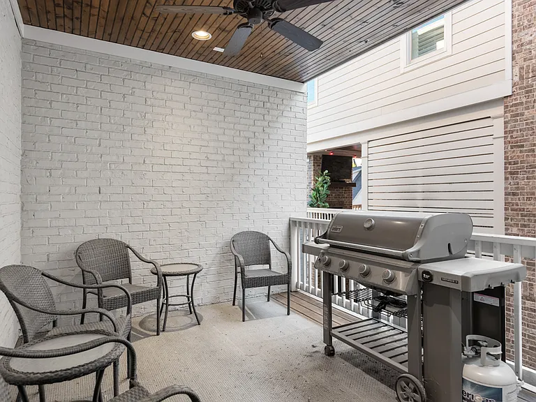 843 Clayton Ave — Photo 42