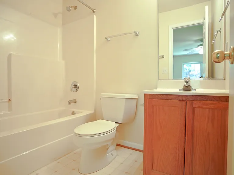 1811 Webland Ter — Photo 15