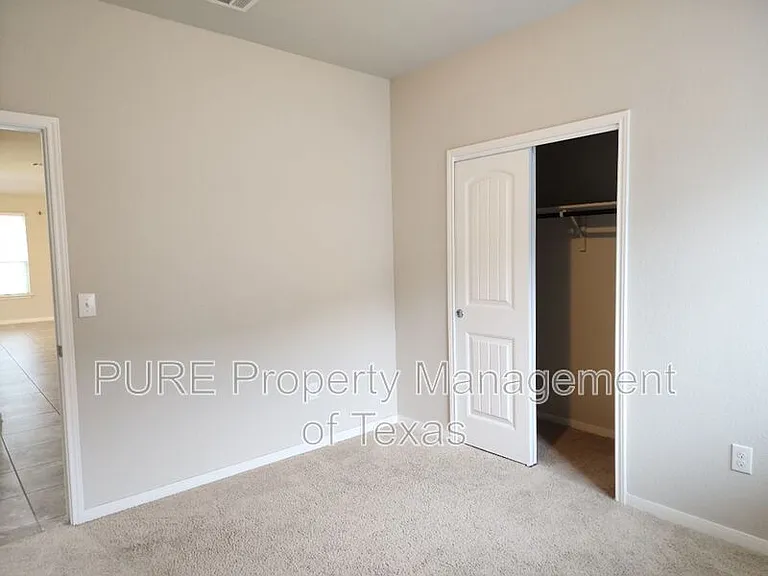 1019 Granbury Cv — Photo 17