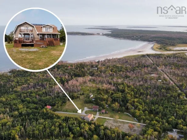 47 Paces Ln, Shelburne, NS B0T 1W0