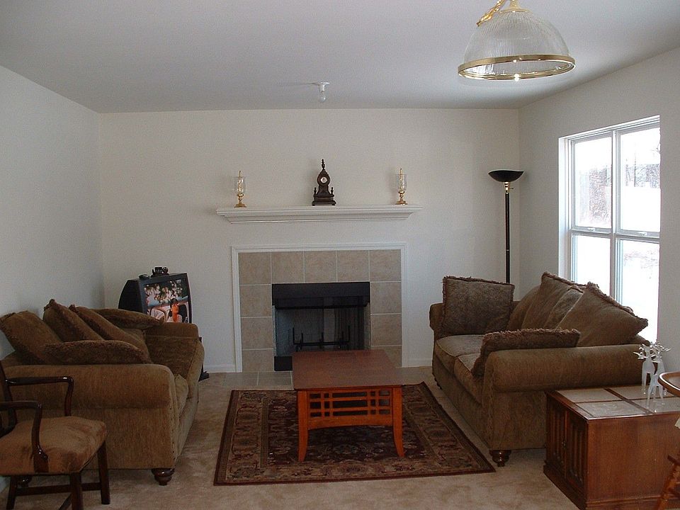 2nd image of 4411 Knollcrest Dr