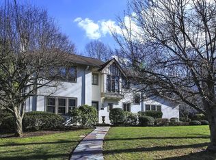 27 Summit Rd, Verona, NJ 07044