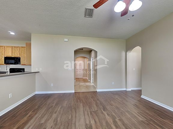 5th image of 9820 Jasmine Brook Cir
