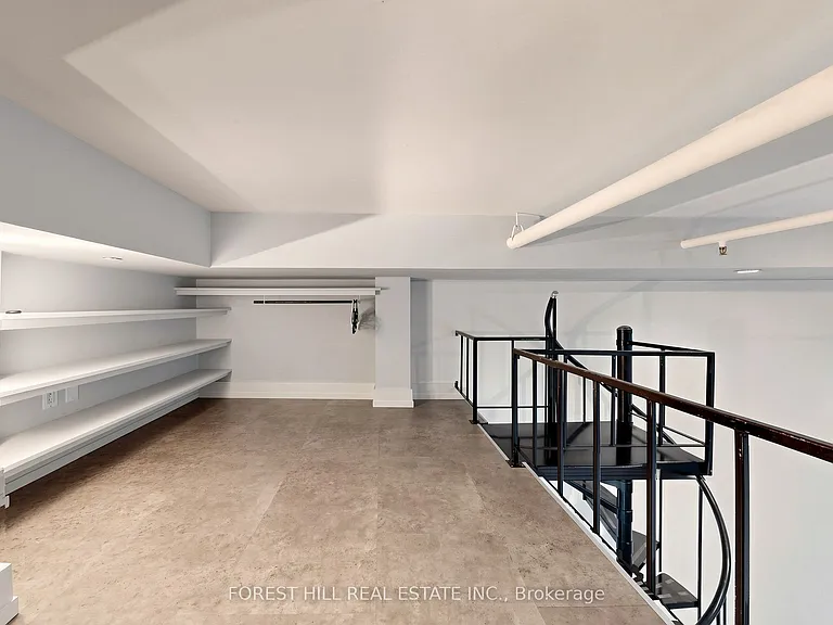 21 Nassau St #301 — Photo 8