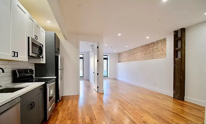 Rented by REAL New York | media 6