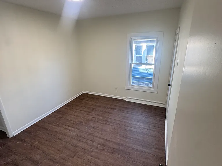 940 Becker St — Photo 9