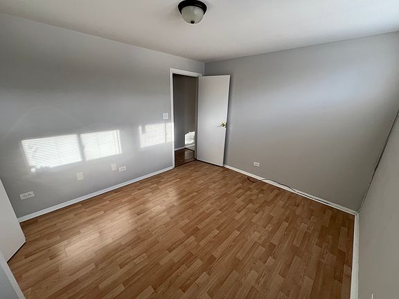 5th image of 3021 W Belmont Ave #2F
