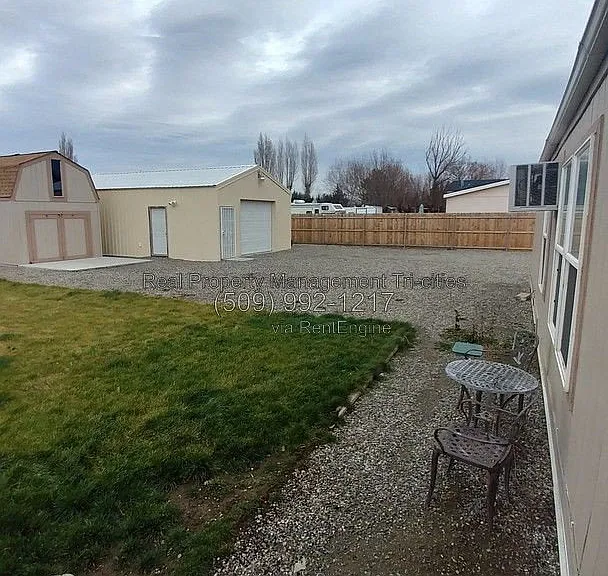 3002 W Snow Ln — Photo 3
