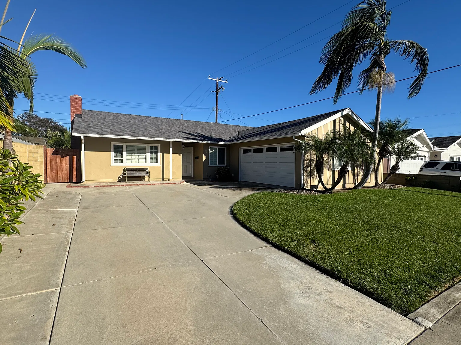 3 bed, 1232 sqft, $4,400 — Photo 1