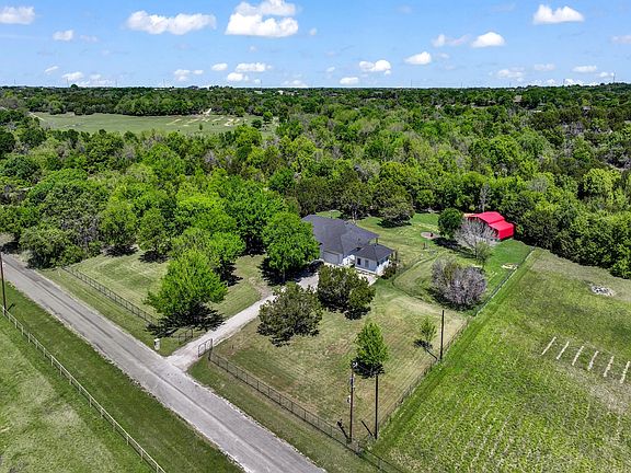 2nd image of 400 Deer Valley Rd
