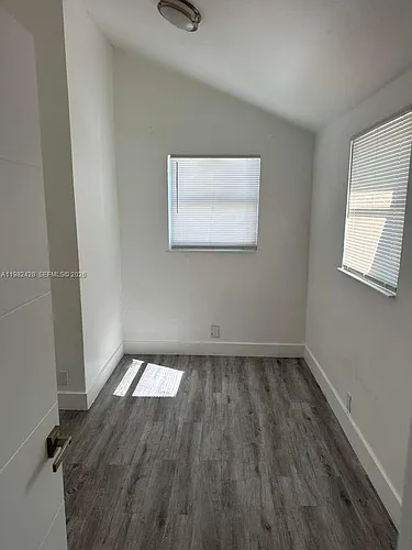 1033 NW 3rd Ave #2 Photo 1
